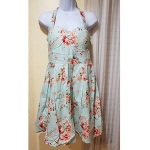 👗No Boundaries Halter Summer Dress